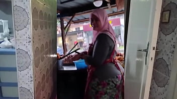 Nenek Muslim Indonesia Montok Dan Menggoda