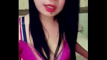 Tante Indonesia Payudara Montok Dan Menggoda Di Live Show