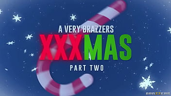 Rayakan Natal Dengan Kira Noir Dan Holly Day Di Brazzers! Masukkan Kode Xvpromo Untuk Diskon Spesial Di Situs Resmi.