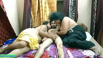 Bhabhi Dan Ibu Tirinya Yang Seksi Digilir Habis Di Rumah! Adegan Threesome Hindi Terbaru Dengan Suara Erotis Yang Jelas Dan Menggairahkan