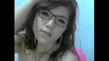 Gadis Asia Imut Memamerkan Memeknya Di Webcam – Tonton Gratis Live Sex Cam Di Camstagrams.com
