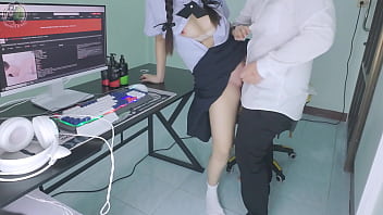 นักเรียนไทยโดนรุ่นพี่จับเย็ดหน้ากระจก เสียงครวญครางดังลั่นบ้าน