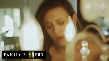Van Wylde, Si Menantu Bandel Yang Menekan Dan Memuaskan Lubang Mesum Ibu Mertua Penny Barber – Dosa Keluarga Yang Membara