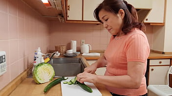 Menggoda Hati, Nenek Mertua Tercinta Chiyoko Kawabata Di Usia 70 Yang Masih Menggairahkan