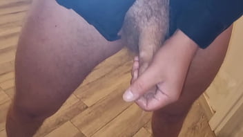 Adik Tiriku Yang Ganteng Masturbasi Dan Mengeluarkan Sperma Dengan Kontol Besar Yang Fantastis