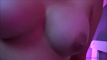 Ibuku Tiri Yang Menggoda – Brianna Beach – Adegan Panas
