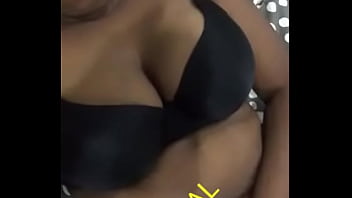 Gadis Desi Yang Menggoda