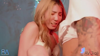 Gadis Tionghoa Berambut Pirang Ngentot Mantan Pacarnya Dengan Liar Dan Penuh Gairah