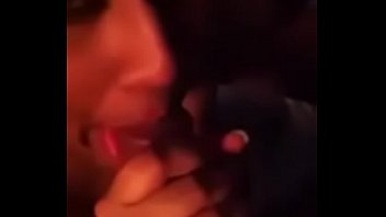 Gadis Desis Nafsu Mengisap Dengan Liar