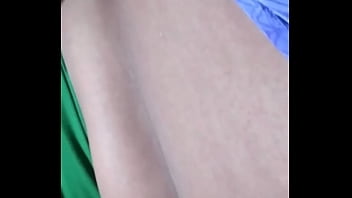 Lekuk Pusar Ranum Tante Desi Yang Menggoda