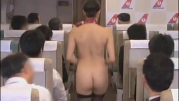 Gadis Oriental Menggoda Di Bandara