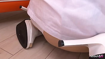 Perawat Jepang Kurus Dengan Kostum Seksi Memberikan Oral Tanpa Sensor Di Film Porno Jav