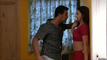 Desi Indian Yang Menggoda Dengan Tubuh Seksi Dan Gerakan Sensual