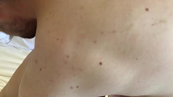 Milf Asia Mengisap Kontol David Di Kamar Hotel