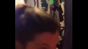 Tongkrongan India Di Kamarku Yang Panas