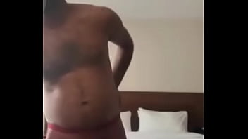 Pukul Pantat Desi Bergairah Dengan Stoking Jala Yang Menggoda