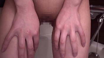 Adik Tiri Jepang Kuasai Tubuhku Di Kamar Mandi Sampai Tumpah Ruah