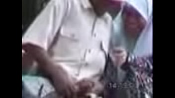 Goyangan Tangan Seksi Dari Gadis Berhijab Malaysia