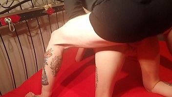 Kakak Tiri Ngentot Dengan Ganas Sambil Mengepalkan Tangan Dan Menancapkan Kontol Bersamaan