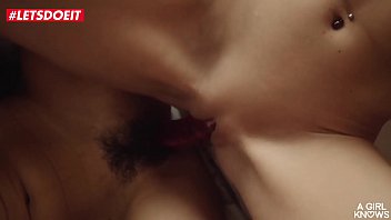 Kakak Beradik Tiri Main Gunting-guntingan Saat Orang Tua Pergi!