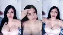 Alondra Si Toge Montok Genit Cuma Berbalut Beha Yang Menggoda