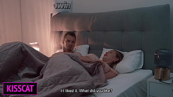 Ibu Tiri Terbangun Dengan Kontol Anak Tirinya Di Tangan Setelah Bertengkar — Akankah Dia Mendapatkan Sperma Di Wajah Di Ranjang Yang Sama?