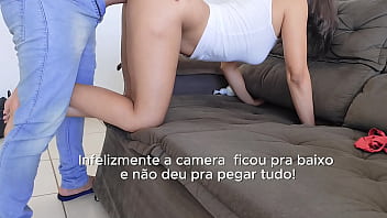 Istri Seksi Menaikkan Pantat Dan Bercinta Dengan Suaminya Di Ruang Tamu Apartemen Mertua, Menerima Banyak Cairan Di Vaginanya