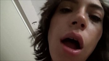 Gadis Remaja Sempurna Menggoda Dan Memuaskan Ayah Tirinya – Amber Faye – Terapi Keluarga Panas – Alex Adams