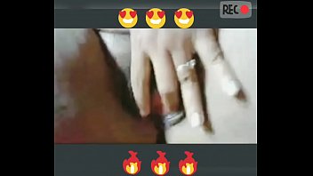 Pamer Payudara Raniku Di Kamar Pribadi