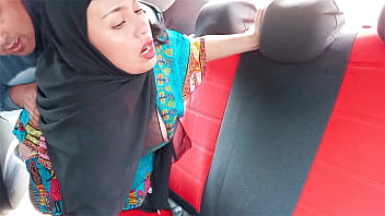 Ibu Tiri Berhijab Dari India Digoyang Di Dalam Mobil
