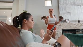 Pembantu Rumah Tangga Yang Bersih Jadi Kotor Dan Liar – Violet Starr, Phoenix Marie