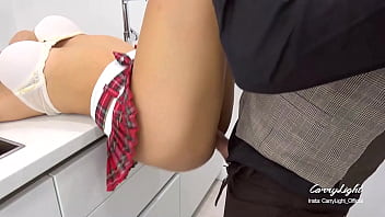 Gadis Tiri Yang Menggoda Bikin Ayah Tirinya Bergairah Dengan Bokong Besarnya