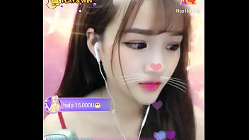 Gadis Asia Manis Menggoda Di Uplive, Bikin Penonton Bergairah