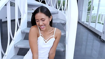 May Thai, Gadis Asia Seksi Dengan Kontol Besar, Blowjob Pov Dan Telan Cairan Sperma Yang Deras