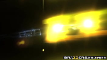 Nicole Aniston: Pornstar Yang Doyan Dihajar Gede