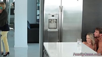 Ibu Tiri Arab Dan Putri Sekutu Yang Tua Tapi Menggoda Mainkan Kait Penggoda Saat Bolos Sekolah