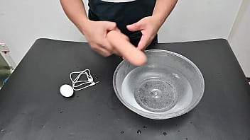 Uji Coba Dildo Dengan Remote Kontrol Yang Bisa Ngecas, Getar, Dan Panas Buat Ngecek Kualitas Dari Pabrik China.