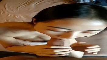 Kekasih Tionghoa Mengisap Kontol Besar Dan Dihujani Sperma Di Wajah