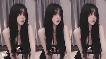 Cô Nàng Trung Quốc Uốn éo Thân Hình Mảnh Mai Quyến Rũ