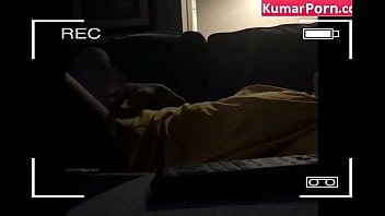 Gadis Tiongkok Direkam Diam-diam Saat Bercinta Sendiri Di Kamar