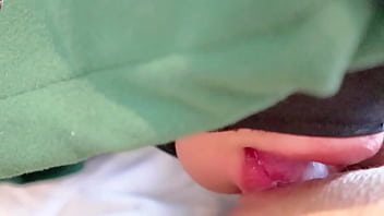 Menggoda Asisten Rumah Tangga Thailand, Lidahku Menyelami Kemaluannya Yang Basah