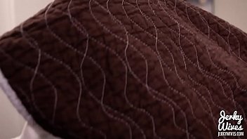 Ibu Tiri Yang Kesepian Menginginkan Batang Muda Milikku – Cory Chase