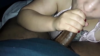 Tenggorokan Asia Yang Menggoda