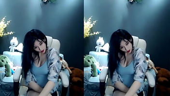 Cô Nàng Trung Quốc Quyến Rũ Với điệu Nhảy Nóng Bỏng Cuồng Nhiệt