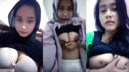 Leni Berjilbab Cantik Dengan Payudara Besar Yang Menggoda