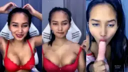 Miss Brown Buka Kancing Bajunya, Memperlihatkan Payudara Montok Dengan Puting Coklat Yang Menggoda