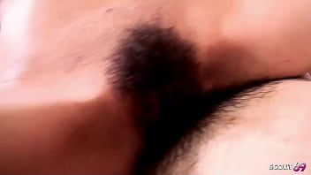 Gadis Jepang Mungil Digoyang Hingga Tumpah Sperma Di Hotel Oleh Cowok Jelek