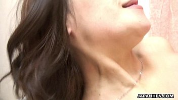 Gadis Asia Basah Kuyup Ditusuk Sampai Memeknya Bergetar