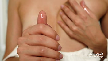 Ibu Tiri Menangkap Anak Tirinya Sedang Masturbasi Dan Membantunya Cepat Keluar