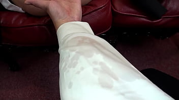 Jav Tanpa Sensor: Gadis Jepang Mungil Berbaju Pelayan Yang Menggoda Hingga Klimaks Intens